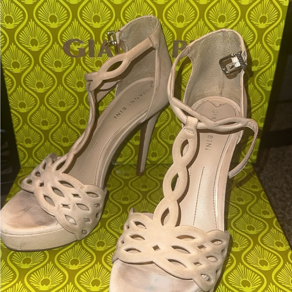 BARELY WORN GIANNI BINI Women's Beige Heeled Sandals